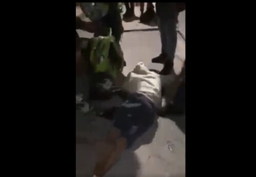 Video: Repartidores de comida golpean a ladrón que les robó un celular